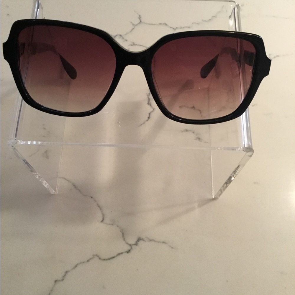 Women’s DVF square sunglasses - Picture 2 of 6